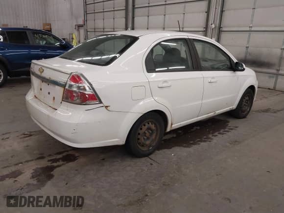 2011 Chevrolet Aveo 1LT with VIN KL1TD5DE4BB196155, listed as a IAAI auction lot 43471758 with 197,216 mi miles and . Bid and sale history available at DreamBid. Image 4.