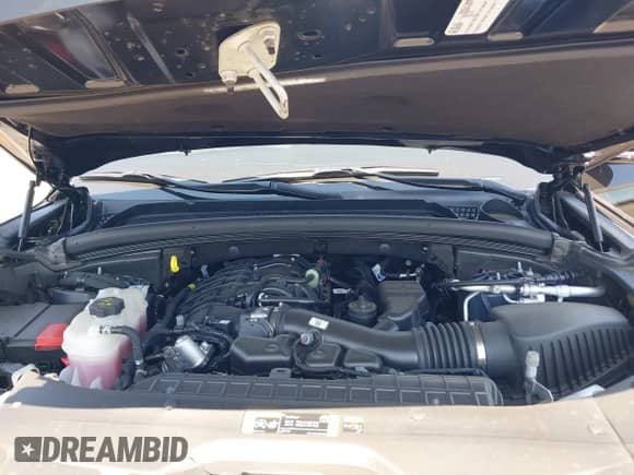 2025 Jeep Grand Cherokee Limited with VIN 1C4RJKBG1S8646906, listed as a IAAI auction lot 42466166 with 2,151 mi miles and . Bid and sale history available at DreamBid. Image 10.