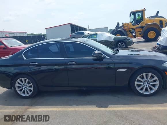 2016 BMW 5 Series 535i xDrive с VIN WBA5B3C58GG260198, выставлен на аукционе IAAI как лот 42580186 с пробегом 145 484 миль миль и . История ставок и продаж доступна на DreamBid. Изображение 13.