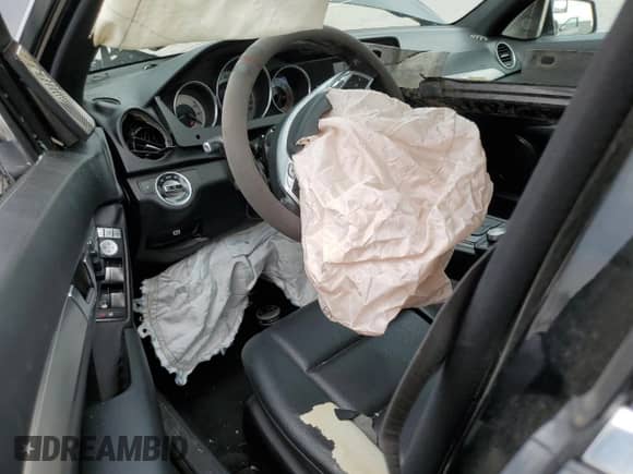 2014 Mercedes-Benz C 250 Sport with VIN WDDGF4HB7EG250768, listed as a Copart auction lot 84007365 with 77,293 mi miles and Clean title. Bid and sale history available at DreamBid. Image 8.