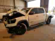 2022 Ram 1500 Rebel z VIN 1C6SRFLM1NN136249, wystawiony jako Copart lot #87621815 z przebiegiem 76 312 mil mil oraz Szkoda całkowita • Salvage title. Historia ofert i sprzedaży dostępna na DreamBid. Obrazek 1.