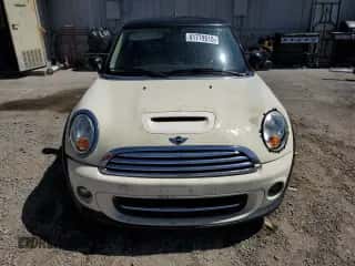 2013 MINI Hardtop with VIN WMWSU3C52DT680782, listed as a Copart auction lot 61779515 with 94,378 mi miles and Salvage title. Bid and sale history available at DreamBid. Image 5.