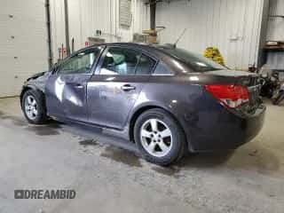 2015 Chevrolet Cruze LT z VIN 1G1PE5SB0F7220811, wystawiony jako Copart lot #85497185 z przebiegiem 201 177 mil mil oraz Czysty tytuł • Clean title. Historia ofert i sprzedaży dostępna na DreamBid. Obrazek 2.