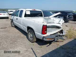 2003 Chevrolet Silverado 1500 Work Truck z VIN 2GCEC19XX31389581, wystawiony jako IAAI lot #42844751 z przebiegiem 310 354 mil mil oraz . Historia ofert i sprzedaży dostępna na DreamBid. Obrazek 3.