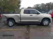 2009 Toyota Tundra с VIN 5TFRU54119X018765, выставлен на аукционе IAAI как лот 43506737 с пробегом 175 897 миль миль и . История ставок и продаж доступна на DreamBid. Изображение 13.