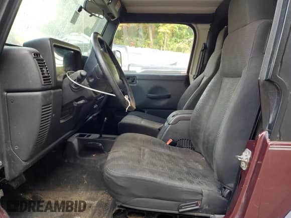 2004 Jeep Wrangler Sport z VIN 1J4FA49S94P714137, wystawiony jako Copart lot #80966325 z przebiegiem 142 534 mil mil oraz Czysty tytuł • Clean title. Historia ofert i sprzedaży dostępna na DreamBid. Obrazek 7.