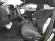 2017 Toyota Tacoma SR5 z VIN 3TMCZ5AN9HM104442, wystawiony jako Copart lot #81242535 z przebiegiem 95 090 mil mil oraz Szkoda całkowita • Salvage title. Historia ofert i sprzedaży dostępna na DreamBid. Obrazek 7.