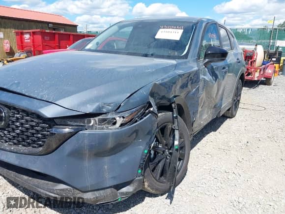 2025 Mazda CX-5 S Carbon Edition z VIN JM3KFBCM9S0704712, wystawiony jako IAAI lot #43104311 z przebiegiem 3 mil mil oraz . Historia ofert i sprzedaży dostępna na DreamBid. Obrazek 6.