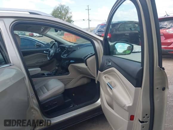 2017 Ford Escape Titanium с VIN 1FMCU9JD2HUB42048, выставлен на аукционе IAAI как лот 43214013 с пробегом 111 365 миль миль и . История ставок и продаж доступна на DreamBid. Изображение 5.