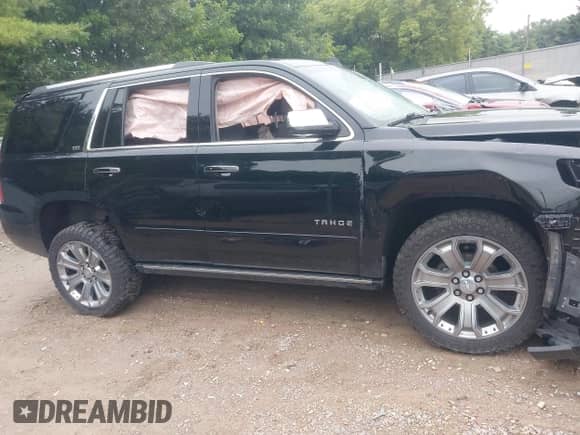 2016 Chevrolet Tahoe LTZ с VIN 1GNSKCKC8GR279013, выставлен на аукционе IAAI как лот 42954951 с пробегом Не указан миль и . История ставок и продаж доступна на DreamBid. Изображение 14.