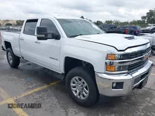 2017 Chevrolet Silverado 2500HD LT z VIN 1GC1KVEY9HF196250, wystawiony jako IAAI lot #41183166 z przebiegiem 135 806 mil mil oraz . Historia ofert i sprzedaży dostępna na DreamBid. Obrazek 1.