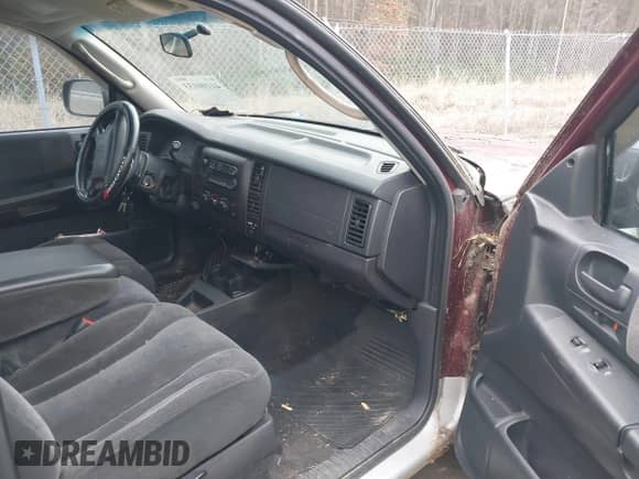 2001 Dodge Dakota with VIN 1B7GG22XX1S255292, listed as a IAAI auction lot 41100133 with 168,454 mi miles and . Bid and sale history available at DreamBid. Image 5.