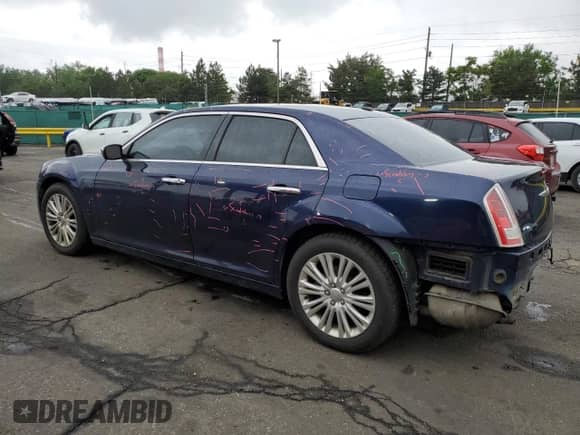 2013 Chrysler 300 C с VIN 2C3CCAKG4DH683041, выставлен на аукционе Copart как лот 59928975 с пробегом 178 577 миль миль и Списание • Salvage title. История ставок и продаж доступна на DreamBid. Изображение 2.