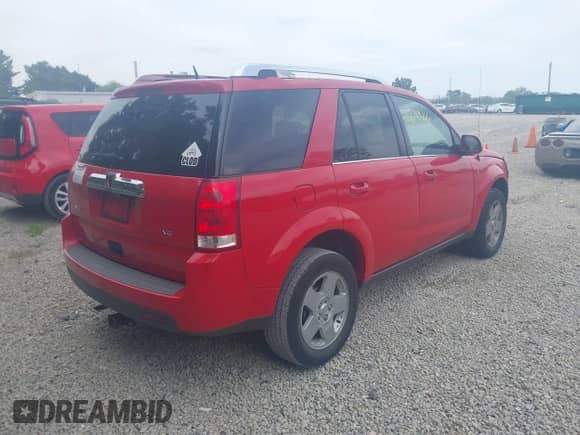 2007 Saturn VUE V6 z VIN 5GZCZ53457S814589, wystawiony jako IAAI lot #42899766 z przebiegiem 153 063 mil mil oraz . Historia ofert i sprzedaży dostępna na DreamBid. Obrazek 4.