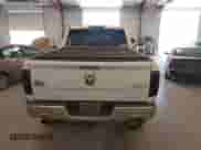 2015 Ram 1500 Laramie Limited z VIN 1C6RR7WM6FS678840, wystawiony jako IAAI lot #42040449 z przebiegiem Nie podano mil oraz . Historia ofert i sprzedaży dostępna na DreamBid. Obrazek 16.