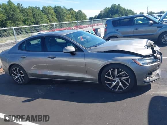 2020 Volvo S60 Momentum с VIN 7JR102FK6LG045420, выставлен на аукционе IAAI как лот 43159087 с пробегом 92 652 миль миль и . История ставок и продаж доступна на DreamBid. Изображение 14.