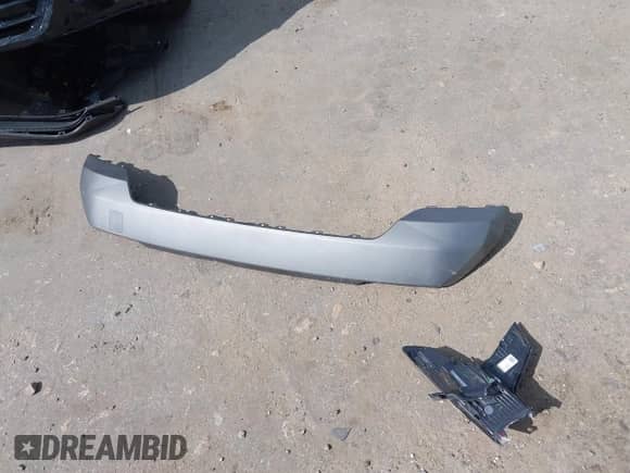 2026 Chevrolet Equinox AWD LT with VIN 3GNAXPEG8TL166120, listed as a IAAI auction lot 43003285 with 1,978 mi miles and . Bid and sale history available at DreamBid. Image 12.