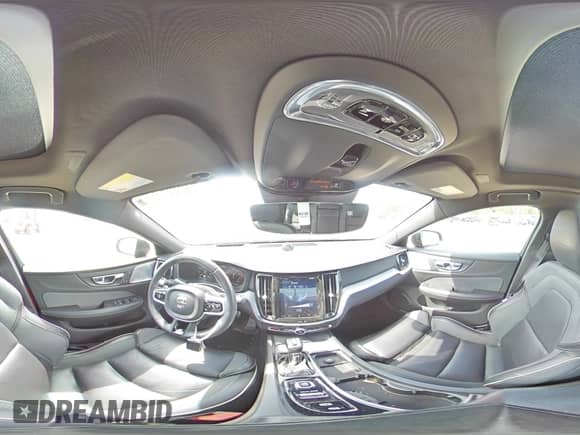 2019 Volvo S60 R-Design z VIN 7JR102FM0KG000523, wystawiony jako Copart lot #63317765 z przebiegiem 32 405 mil mil oraz Czysty tytuł • Clean title. Historia ofert i sprzedaży dostępna na DreamBid. Obrazek 14.