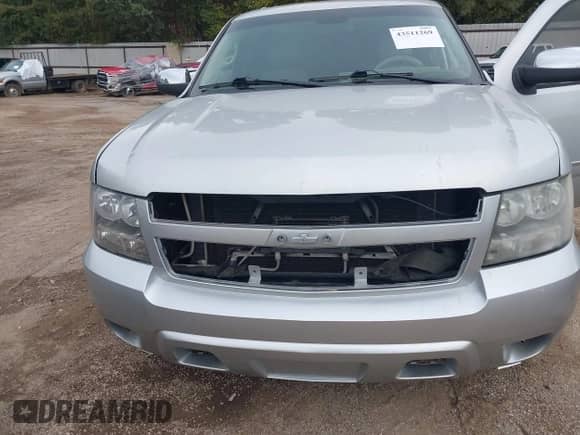 2011 Chevrolet Suburban LTZ с VIN 1GNSCKE04BR385153, выставлен на аукционе IAAI как лот 43511269 с пробегом 237 619 миль миль и . История ставок и продаж доступна на DreamBid. Изображение 6.