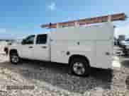 2013 Chevrolet Silverado 2500HD Work Truck z VIN 1GB1KVC8XDF163064, wystawiony jako Copart lot #80298785 z przebiegiem 214 357 mil mil oraz Czysty tytuł • Clean title. Historia ofert i sprzedaży dostępna na DreamBid. Obrazek 2.