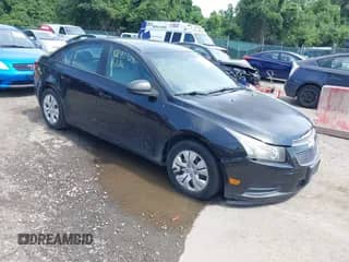 2014 Chevrolet Cruze LS with VIN 1G1PB5SH1E7130630, listed as a IAAI auction lot 42630728 with 142,717 mi miles and . Bid and sale history available at DreamBid. Image 1.