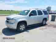 2011 Chevrolet Tahoe LT с VIN 1GNSKBE01BR293470, выставлен на аукционе IAAI как лот 42837607 с пробегом 156 148 миль миль и . История ставок и продаж доступна на DreamBid. Изображение 2.