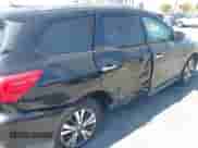 2017 Nissan Pathfinder S z VIN 5N1DR2MN5HC669914, wystawiony jako IAAI lot #42782721 z przebiegiem 91 545 mil mil oraz . Historia ofert i sprzedaży dostępna na DreamBid. Obrazek 6.