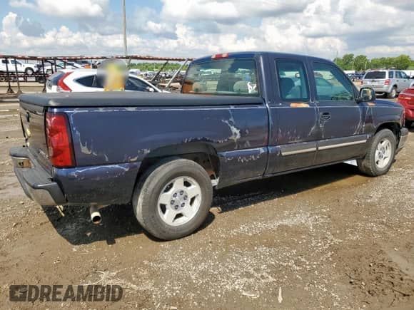2005 Chevrolet Silverado 1500 Work Truck with VIN 1GCEC19X85Z149097, listed as a Copart auction lot 68390405 with 353,998 mi miles and Clean title. Bid and sale history available at DreamBid. Image 3.