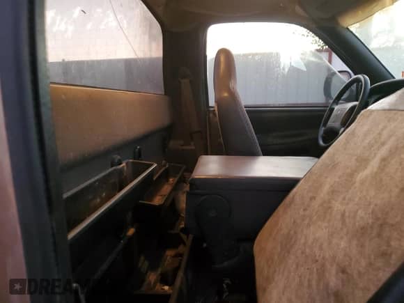 2001 Dodge 1500 Work Special z VIN 1B7HC16X61S686054, wystawiony jako Copart lot #77172734 z przebiegiem 289 654 mil mil oraz Szkoda całkowita • Salvage title. Historia ofert i sprzedaży dostępna na DreamBid. Obrazek 10.