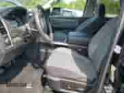 2022 Ram 1500 Warlock z VIN 1C6RR7LG4NS209260, wystawiony jako Copart lot #56387335 z przebiegiem 44 130 mil mil oraz Szkoda całkowita • Salvage title. Historia ofert i sprzedaży dostępna na DreamBid. Obrazek 7.