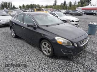 2013 Volvo S60 T5 с VIN YV1612FHXD2170399, выставлен на аукционе IAAI как лот 42923636 с пробегом Не указан миль и . История ставок и продаж доступна на DreamBid. Изображение 1.