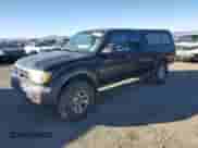 2000 Toyota Tacoma z VIN 4TAWM72NXYZ652630, wystawiony jako Copart lot #87301135 z przebiegiem 197 826 mil mil oraz Czysty tytuł • Clean title. Historia ofert i sprzedaży dostępna na DreamBid. Obrazek 1.