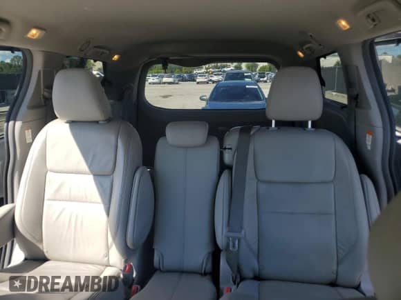 2018 Toyota Sienna XLE z VIN 5TDYZ3DC4JS944719, wystawiony jako Copart lot #83845585 z przebiegiem 141 567 mil mil oraz Szkoda całkowita • Salvage title. Historia ofert i sprzedaży dostępna na DreamBid. Obrazek 10.