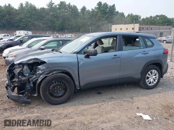 2024 Toyota Corolla Cross L с VIN 7MUAAABG1RV099977, выставлен на аукционе IAAI как лот 42909235 с пробегом 8 615 миль миль и . История ставок и продаж доступна на DreamBid. Изображение 15.