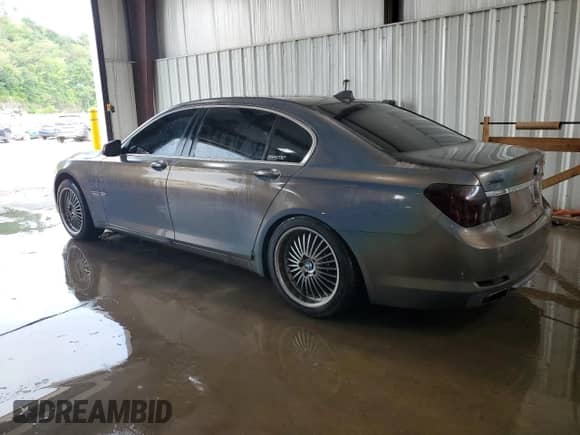 2011 BMW 7 Series 750Li xDrive z VIN WBAKC8C52BC431900, wystawiony jako Copart lot #66447105 z przebiegiem 136 000 mil mil oraz Szkoda całkowita • Salvage title. Historia ofert i sprzedaży dostępna na DreamBid. Obrazek 2.