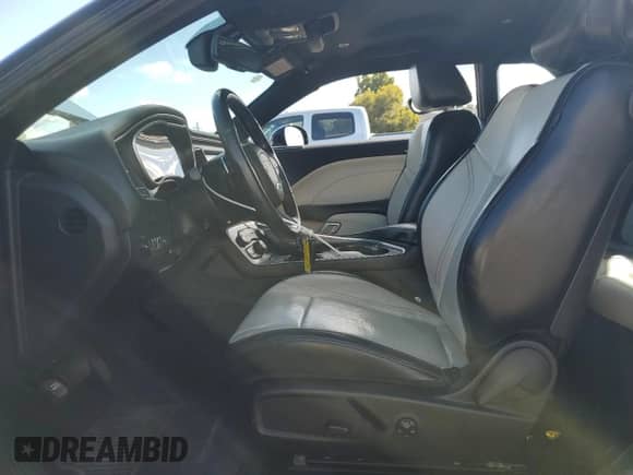 2017 Dodge Challenger SXT с VIN 2C3CDZAG6HH665692, выставлен на аукционе Copart как лот 82241735 с пробегом 59 514 миль миль и Списание • Salvage title. История ставок и продаж доступна на DreamBid. Изображение 7.