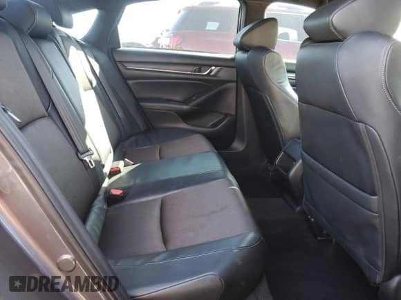 2018 Honda Accord Sport z VIN 1HGCV1F3XJA115692, wystawiony jako Copart lot #86603475 z przebiegiem 117 882 mil mil oraz Szkoda całkowita • Salvage title. Historia ofert i sprzedaży dostępna na DreamBid. Obrazek 10.