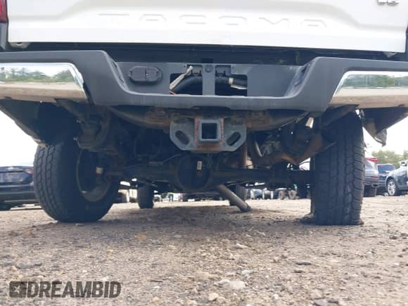 2019 Toyota Tacoma SR5 with VIN 5TFDZ5BN5KX044728, listed as a IAAI auction lot 43150392 with 147,827 mi miles and . Bid and sale history available at DreamBid. Image 20.