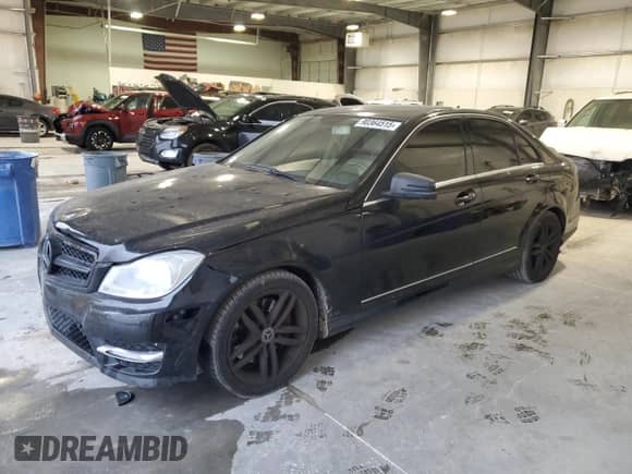 2014 Mercedes-Benz C 300 Sport with VIN WDDGF8AB1ER320996, listed as a Copart auction lot 90364515 with 125,557 mi miles and Clean title. Bid and sale history available at DreamBid. Image 1.