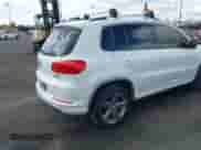 2017 Volkswagen Tiguan Sport с VIN WVGUV7AX0HW512062, выставлен на аукционе IAAI как лот 41905680 с пробегом 106 922 миль миль и . История ставок и продаж доступна на DreamBid. Изображение 4.
