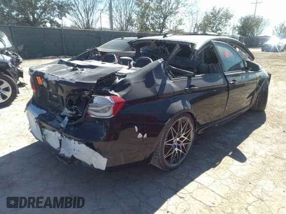 2017 BMW M3 с VIN WBS8M9C31H5G85072, выставлен на аукционе IAAI как лот 32402812 с пробегом 9 392 миль миль и . История ставок и продаж доступна на DreamBid. Изображение 4.