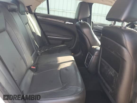 2016 Chrysler 300 Anniversary Edition с VIN 2C3CCAAG0GH161450, выставлен на аукционе Copart как лот 61992645 с пробегом 122 656 миль миль и Списание • Salvage title. История ставок и продаж доступна на DreamBid. Изображение 10.