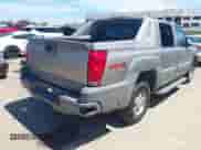 2002 Chevrolet Avalanche с VIN 3GNEK13T62G139311, выставлен на аукционе IAAI как лот 42903779 с пробегом 273 084 миль миль и . История ставок и продаж доступна на DreamBid. Изображение 4.
