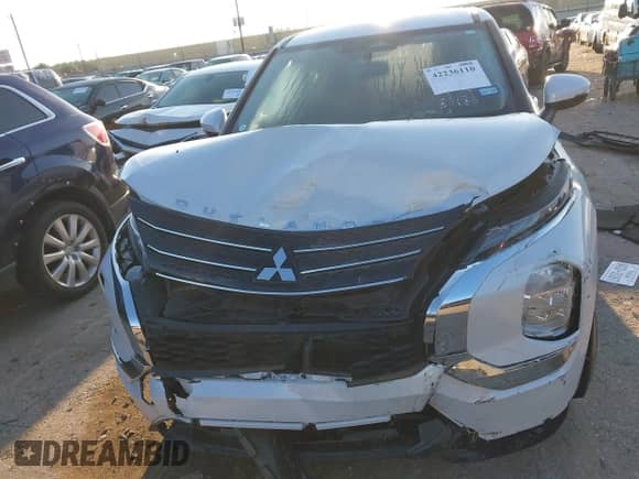 2024 Mitsubishi Outlander ES with VIN JA4J3UA8XRZ060622, listed as a IAAI auction lot 42236110 with 7,164 mi miles and . Bid and sale history available at DreamBid. Image 6.