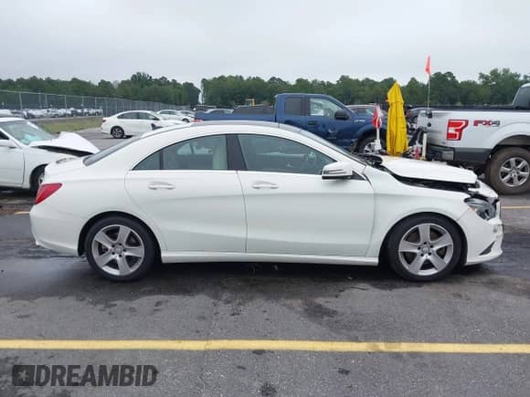 2015 Mercedes-Benz CLA 250 с VIN WDDSJ4EB9FN260731, выставлен на аукционе IAAI как лот 42904807 с пробегом 94 994 миль миль и . История ставок и продаж доступна на DreamBid. Изображение 13.