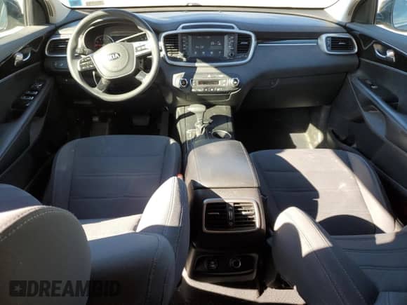 2019 Kia Sorento LX with VIN 5XYPGDA50KG449591, listed as a Copart auction lot 82643025 with 138,019 mi miles and Salvage title. Bid and sale history available at DreamBid. Image 8.