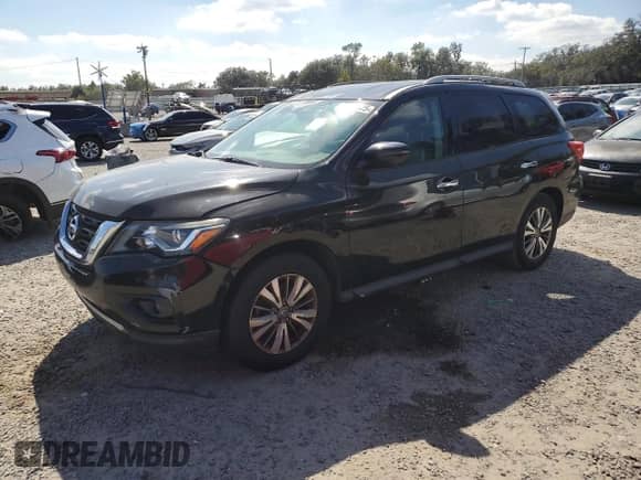 2020 Nissan Pathfinder SL with VIN 5N1DR2CN8LC598735, listed as a Copart auction lot 90596125 with 135,873 mi miles and Clean title. Bid and sale history available at DreamBid. Image 1.