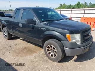 2014 Ford F-150 XL с VIN 1FTFX1CF8EFB46470, выставлен на аукционе IAAI как лот 42189447 с пробегом 135 285 миль миль и . История ставок и продаж доступна на DreamBid. Изображение 1.
