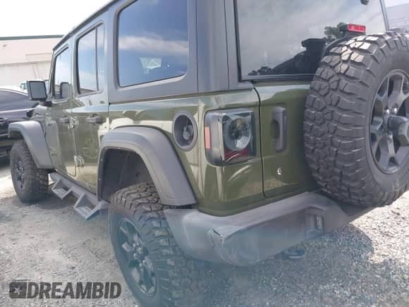 2022 Jeep Wrangler Unlimited Sport S with VIN 1C4HJXDG2NW196267, listed as a IAAI auction lot 41544282 with 18,547 mi miles and . Bid and sale history available at DreamBid. Image 3.