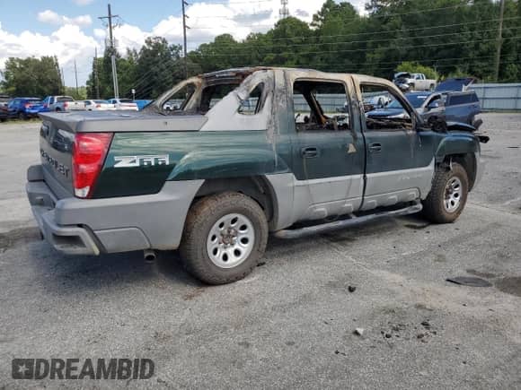 2002 Chevrolet Avalanche with VIN 3GNEC13T32G332822, listed as a Copart auction lot 70088385 with Not provided miles and Non repairable. Bid and sale history available at DreamBid. Image 3.